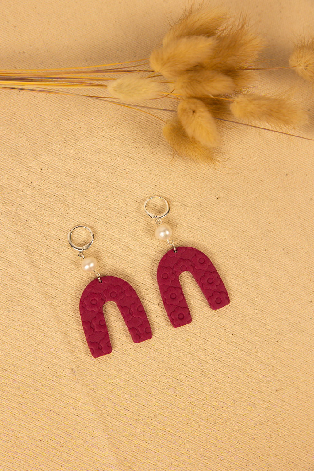 Amathyst arch earring. Arch and pearl polymer clay earring. Modern polymer clay earring.