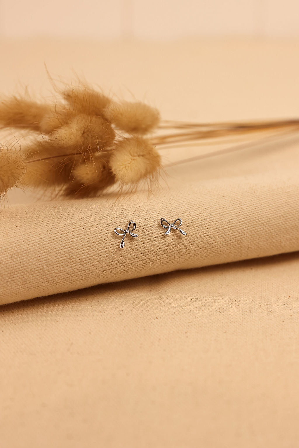 sterling silver bow stud earring